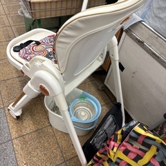ベビー椅子　ベビーチェア　ラックの画像