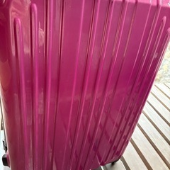 ピンク ハードシェル キャリーケース 4輪の画像