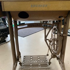 美原店　アンティーク　ミシン台　BROTHER リメイク の画像