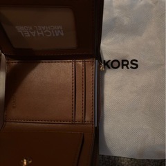 33、マイケルコース　お財布の画像