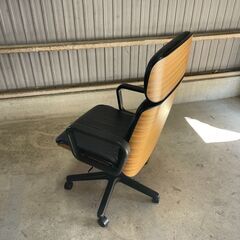 K38 コクヨ 本革 プライウッド エグゼクティブチェア オフィス チェア 1台 事務 回転 椅子 いす マネージメントワーク デスク チェア PC パソコンの画像