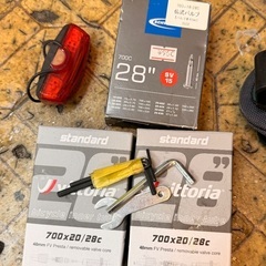 ロードバイク⭐️チューブ⭐️タイヤ⭐️ケース⭐️LED類セット！の画像