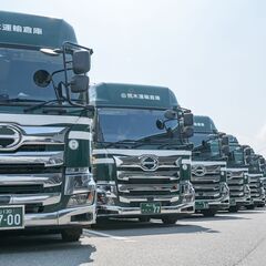 安定企業の大型配送ドライバー/がっつり稼げる/月給30万円～/マイカー通勤可/無料駐車場あり！＿荒木運輸倉庫株式会社の画像