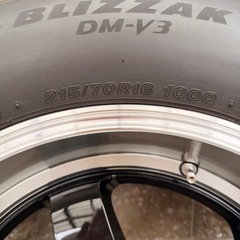ジムニーシエラ（JB74）用　 深リムホイール スタッドレス  ブリヂストン
DM-V3 215/70R16 の画像