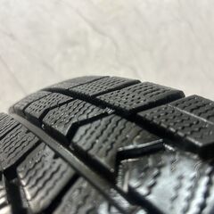 DUNLOP WINTERMAXX WM02 185/60R15 15インチ スタッドレス 1本 22年製 バリ溝 ヴィッツ シエンタ グレイス シャトル フィット等　(MTG977)クレジットカード QRコード決済可能の画像