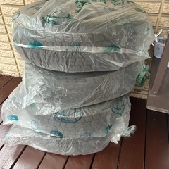 スタッドレスタイヤ
の画像