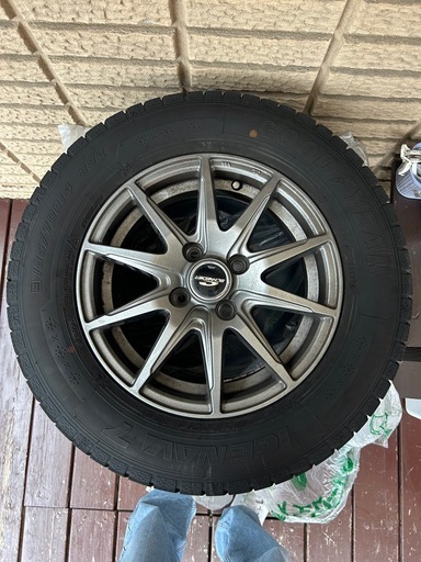 スタッドレスタイヤ