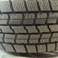 スタッドレスタイヤ
の画像