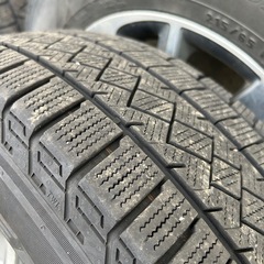 アルファードHV スタッドレス　215 /65/16の画像
