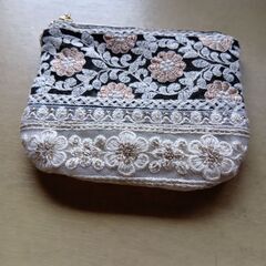 インド刺繍レースリボンで作成したポーチですの画像