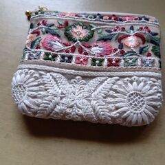インド刺繍レースリボンで作成したポーチですの画像