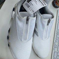 新品　ゴルフシューズ　adidasの画像