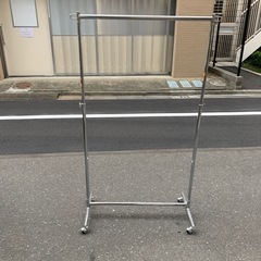 ハンガーラックの画像