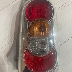 ダイハツミラココア　後期テールランプの画像