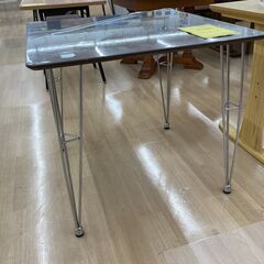 A-410【リユースのサカイ野々市店】ジモティ来店特価‼ダイニングテーブル 2人用 ブラウン 木目調 クリーニング済みの画像