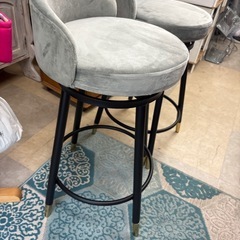 美品　背もたれ付きスイベルバースツール　２つセット　布貼り　高さ65cmカウンター椅子の画像