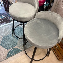 美品　背もたれ付きスイベルバースツール　２つセット　布貼り　高さ65cmカウンター椅子の画像