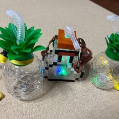 光るドリンクボトルの画像