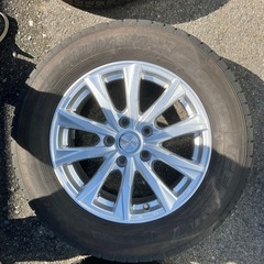 アルファード、ヴェルファイア装着215/65R16 スタッドレスタイヤ、ホイール付の画像