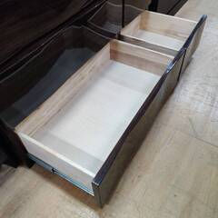 【愛品倶楽部柏店】4段9杯ワイドミドルチェスト 前面曲面デザイン 鏡面加工 下2段フルスライドレールの画像