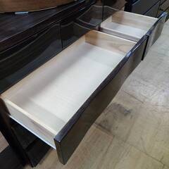 【愛品倶楽部柏店】4段9杯ワイドミドルチェスト 前面曲面デザイン 鏡面加工 下2段フルスライドレールの画像