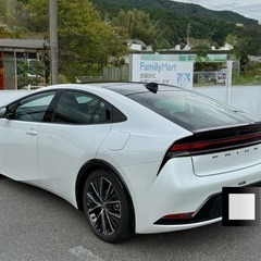 トヨタ　60プリウス　現行　Ｚグレード　寒冷地仕様　パールホワイトの画像