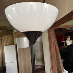 美品✨自立型照明  ライトの画像