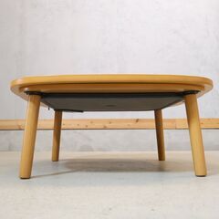 人気の無印良品(MUJI)のタモ材 正方形こたつテーブルです。木のナチュラルな質感を活かしたシンプルなデザイン。薄いフラットヒーターで炬燵の中は広く使え、暖かい季節はローテーブルとしても♪ の画像
