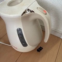 【貰って】T-fal   湯沸かし　ポット　使用感あり　部品取り　の画像
