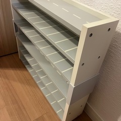 スリーコインズ/トミカ収納棚の画像