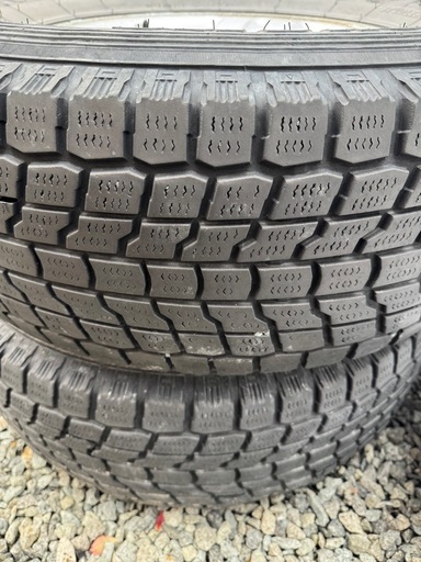 スタッドレスタイヤ➕ホイール　4本セット、
265/70/16