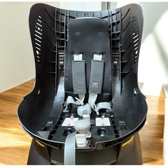 【美品】エールベベ クルットNT2 プレミアム 360度回転式　チャイルドシートの画像