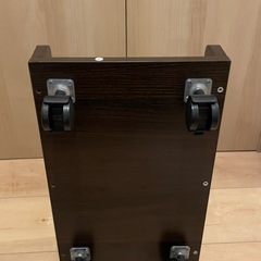 決まりました　　パソコンを乗せる台キャスターつき付きの画像