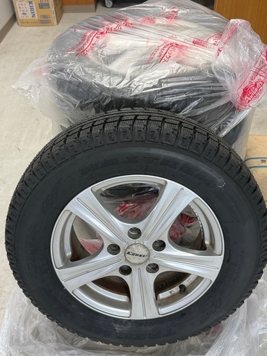 スタッドレスタイヤ15インチ（完全未使用）