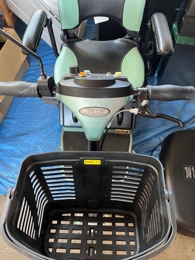 【美品】ハンドル型三輪電動車いす S637 スマートパルN(品番：036747101) グリーン