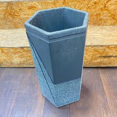 ジ443/ 信楽焼 六角傘立て ツートン 玄関 屋外収納 傘立て 水抜き栓付き 店舗  インテリアの画像