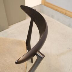 北海道旭川の家具メーカーCONDE HOUSE(カンディハウス)ECLIPSE(エクリプス)ダイニングチェア 2脚セットです。シックな色合いのヒッコリー材を使用したサイドチェアは北欧スタイルなどに♪の画像