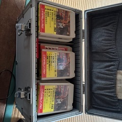 古い　カラオケ機　カセット　マイク等　昭和レトロ　マニア向け　8トラ　福岡　田川市　筑豊　カラオケ マイク 家庭用 テレビ 接続 練習 録音 家 自宅 宴会　営業　お祭り　盆踊り　  かなり古いものですが使えます。の画像