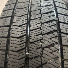 BS BRIDGESTONE BLIZZAK VRX2 225/60R17 17インチ スタッドレス 2本 21年製 バリ溝 アルファード ヴェルファイア スバルXV等　(KTA351)クレジットカード QRコード決済可能の画像