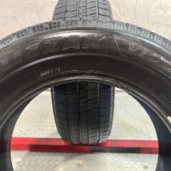 BS BRIDGESTONE BLIZZAK VRX2 225/60R17 17インチ スタッドレス 2本 21年製 バリ溝 アルファード ヴェルファイア スバルXV等　(KTA351)クレジットカード QRコード決済可能の画像