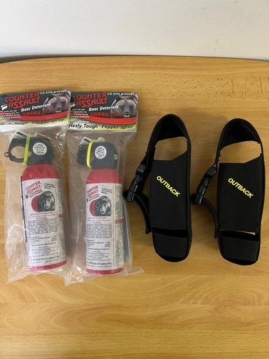 クマ撃退用スプレー、専用ホルスター
セット