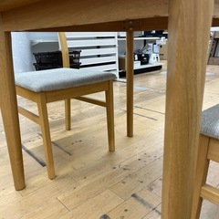 ニトリ ダイニング3点セット 家具 椅子二個 のご紹介です！の画像