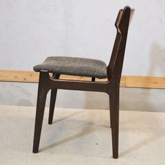 北欧デンマーク Erik Buch(エリック・バック)  ローズウッド ダイニングチェアです。北欧家具らしいシンプルでスタイリッシュなデザインの木製椅子はリビングや寝室などのサイドチェアにもオススメ♪の画像