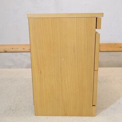 コンパクトなアローズ600 タモ材 仏壇台です。2杯の収納と便利なスライド式の棚がついたデザインです。シンプルでナチュラルな質感の祖霊舎置台は和室はもちろん洋室にもオススメです♪の画像