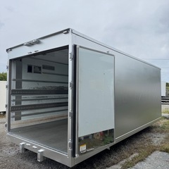 仕上げ済み！全面断熱材入り！中仕切り扉！横扉！バイクガレージ！使い勝手抜群！倉庫物置用 4トン保冷ロングワイドコンテナの画像
