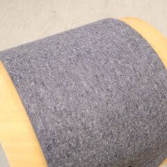 北海道旭川のメーカーCONDE HOUSE(カンディハウス)のトムテ スツールです。可愛らしいデザインで温かみのある質感はお部屋を明るい印象にしてくれます。インテリアのアクセントにオススメです♪の画像