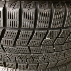 2020年215/55r17スタッドレスタイヤの画像