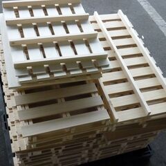 ※取引中/売約済***********第1012回　スノコ　すのこ　取り放題　未使用　ベッド　ＤＩＹ素材　木材　エラー品　リフォームの画像