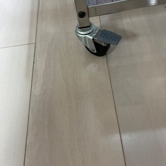 ワイヤーチェスト 約80x33x45 キャスター付き ストッパー2箇所の画像