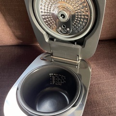 炊飯器　SHARP IHジャー 3合　2022年の画像